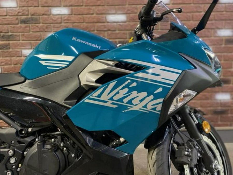 2021 Kawasaki Ninja® 400 ABS Pearl Nightshade Teal/Metallic Spark Black