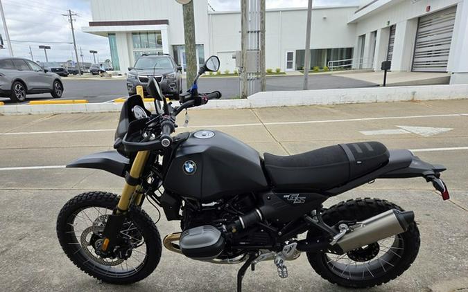 2026 BMW R 12 GS Night Black Matte
