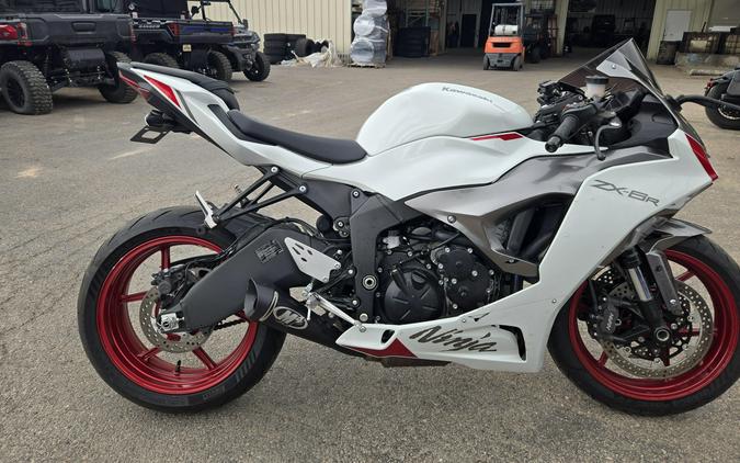 2025 KAWASAKI NINJA ZX-6R BASE