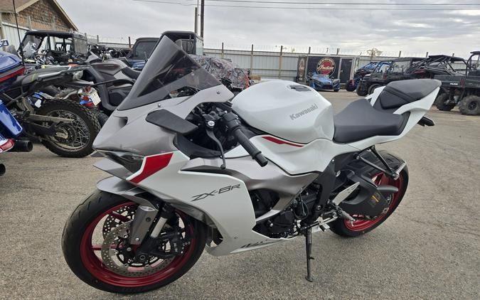 2025 KAWASAKI NINJA ZX-6R BASE