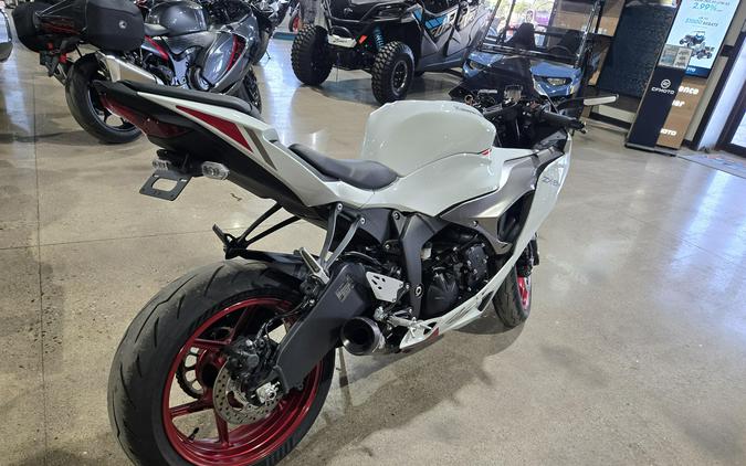 2025 KAWASAKI NINJA ZX-6R BASE