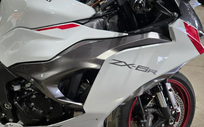 2025 KAWASAKI NINJA ZX-6R BASE