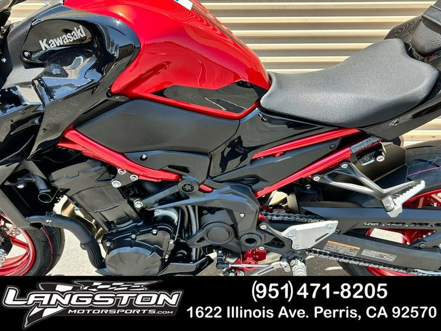 2024 Kawasaki Z900 ABS Candy Persimmon Red/Ebony