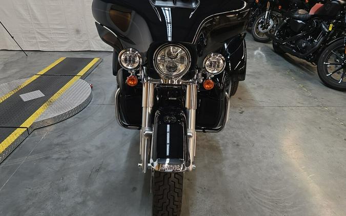 FLHTCUTG 2021 Tri Glide Ultra