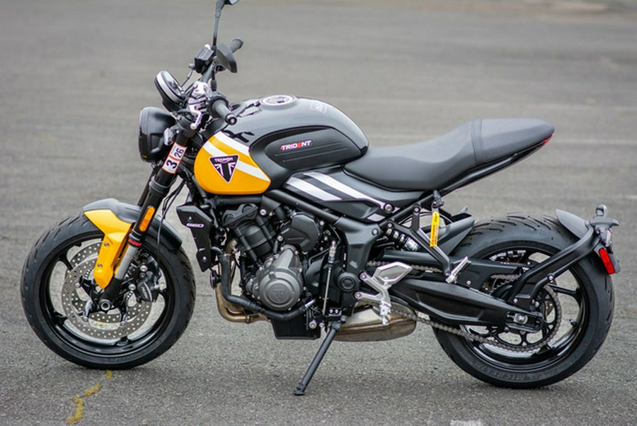 2025 Triumph Trident 660 Cosmic Yellow/Sapphire Black