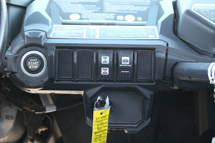 2025 Can-Am SSV COM MAX DPS 60 1000R GN 25 DPS 1000R