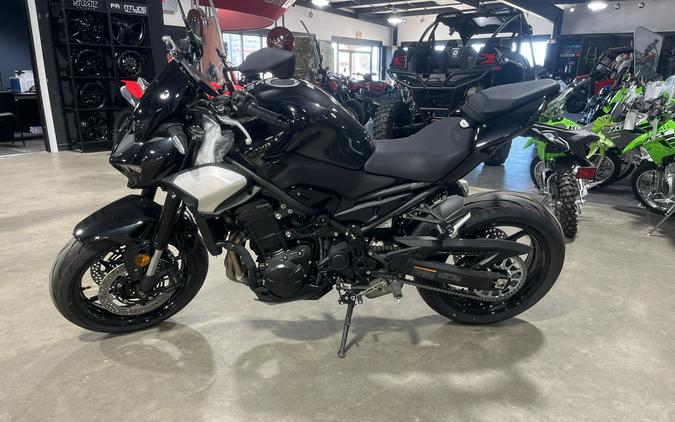 2025 Kawasaki Z900RS ABS