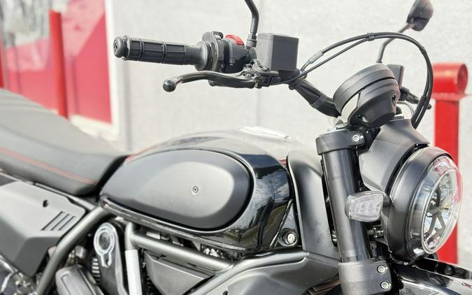 2022 Ducati Scrambler Urban Motard Demo
