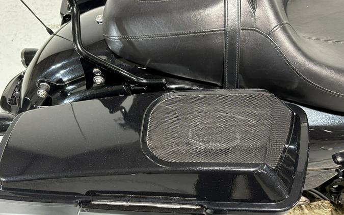 2013 Harley-Davidson® Street Glide® Midnight Pearl