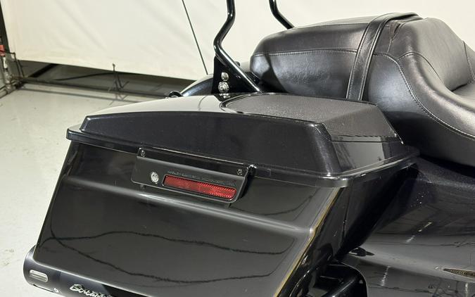2013 Harley-Davidson® Street Glide® Midnight Pearl