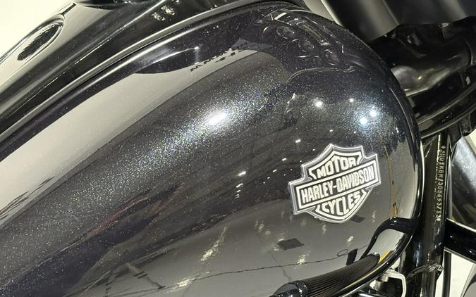 2013 Harley-Davidson® Street Glide® Midnight Pearl