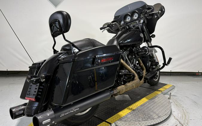 2013 Harley-Davidson® Street Glide® Midnight Pearl