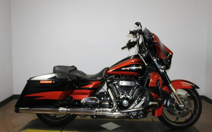 2017 Harley-Davidson® CVO™ Street Glide® SUN OR/SF BLK W/PINSTRIPE