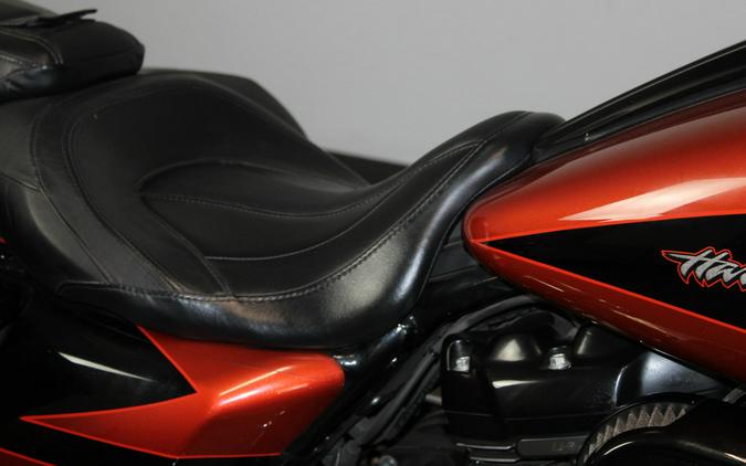 2017 Harley-Davidson® CVO™ Street Glide® SUN OR/SF BLK W/PINSTRIPE