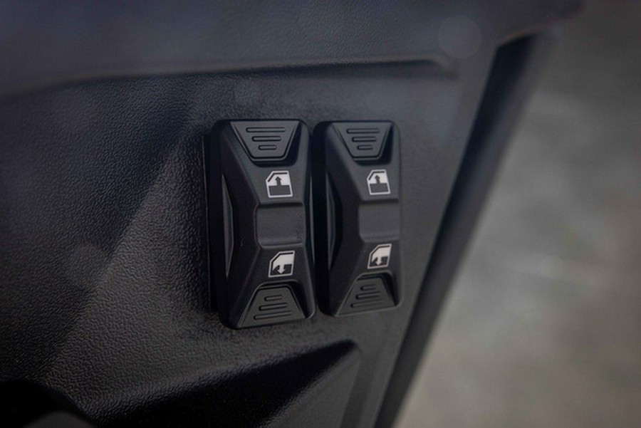 2026 Can-Am Defender MAX Limited HD11 Desert Tan & Carbon Blac