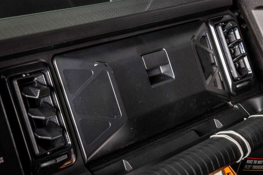 2026 Can-Am Defender MAX Limited HD11 Desert Tan & Carbon Blac