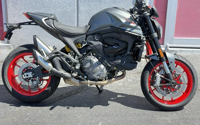 2025 Ducati Monster Plus Aviator Grey - 009847