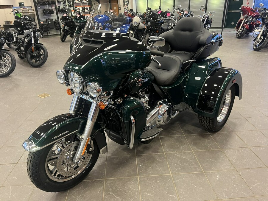 2024 Harley-Davidson Tri-Glide Ultra FLHTCUTG