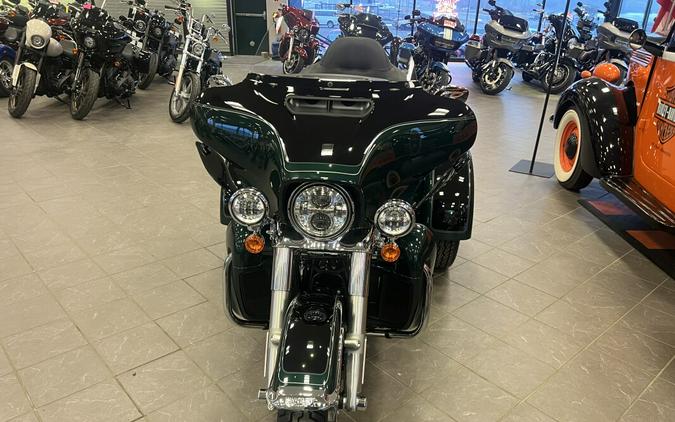 2024 Harley-Davidson Tri-Glide Ultra FLHTCUTG