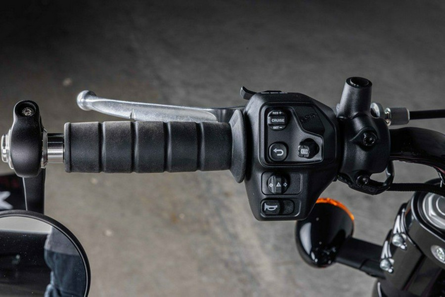 2026 Indian Scout Bobber Limited +Tech Maroon Metallic Smoke