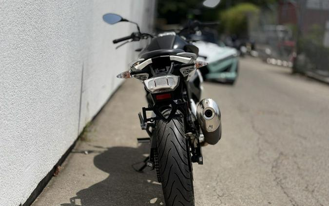 2019 BMW G 310 R Pearl White Metallic