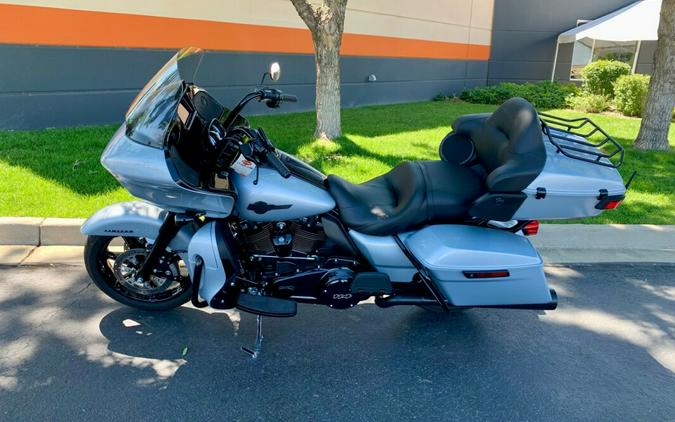 2023 Harley-Davidson Road Glide Limited Atlas Silver Metallic