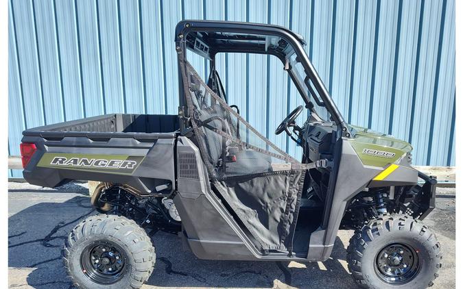 2025 Polaris Industries Ranger 1000 EPS, Includes roof & windshield