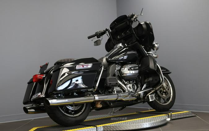 2019 Harley-Davidson® Electra Glide® Ultra Classic® FLHTCU