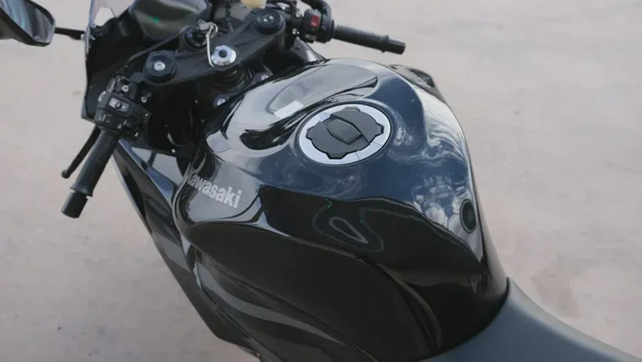 2026 KAWASAKI NINJA ZX-6R ABS