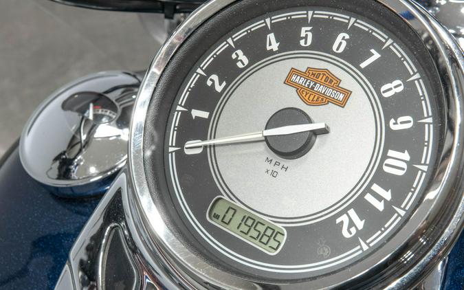 2012 HARLEY-DAVIDSON FLSTC HERITAGE CLASSIC in Big Blue Pearl