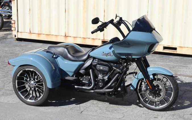 2024 Harley-Davidson Road Glide 3 Sharkskin Blue - Black Finish