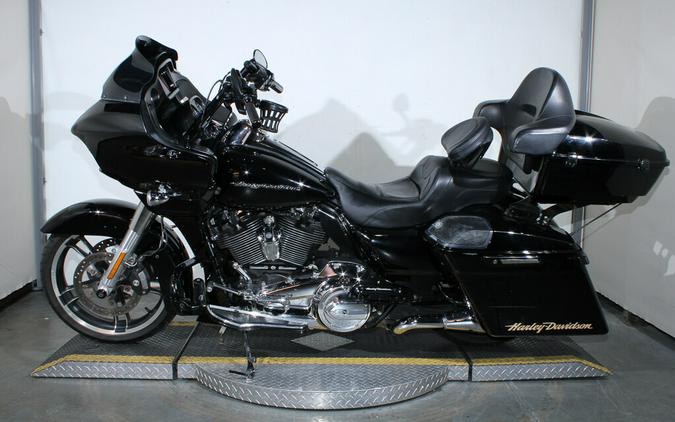 Used 2019 Harley-Davidson Road Glide Grand American Touring FLTRX Motorcycle For Sale In Miami, Florida