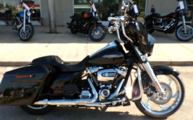 2017 Harley-Davidson® FLHXS - Street Glide® Special