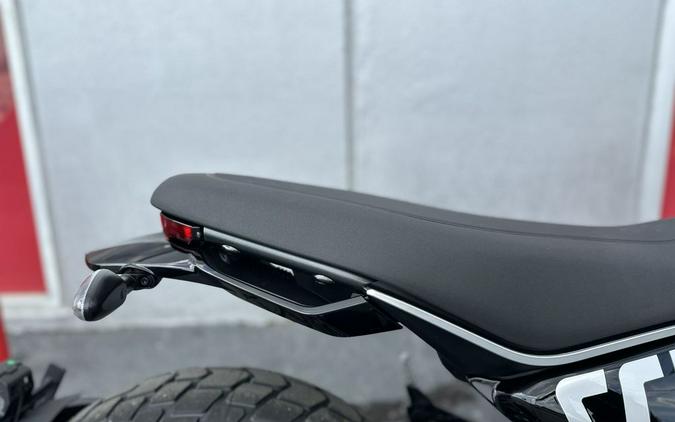2025 Ducati Scrambler Icon Thrilling Black - 004733