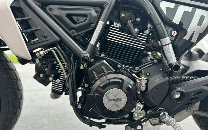 2025 Ducati Scrambler Icon Thrilling Black - 004733