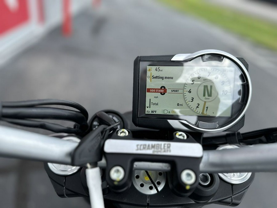 2025 Ducati Scrambler Icon Thrilling Black - 004733