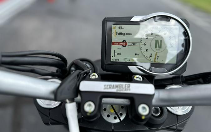 2025 Ducati Scrambler Icon Thrilling Black - 004733