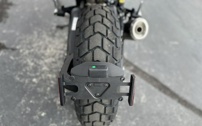 2025 Ducati Scrambler Icon Thrilling Black - 004733