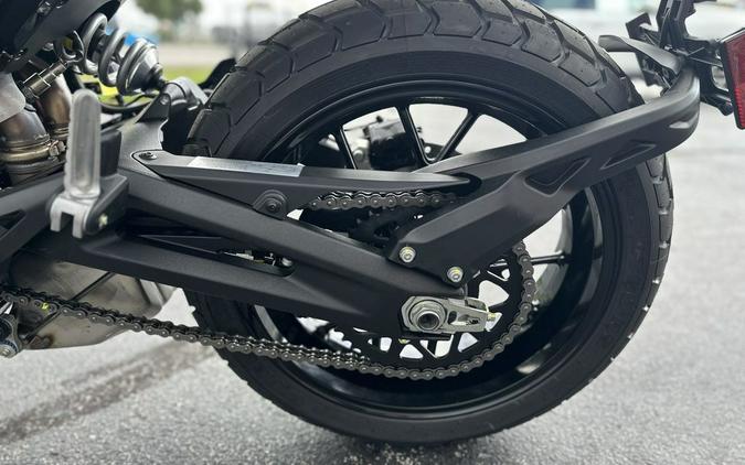 2025 Ducati Scrambler Icon Thrilling Black - 004733