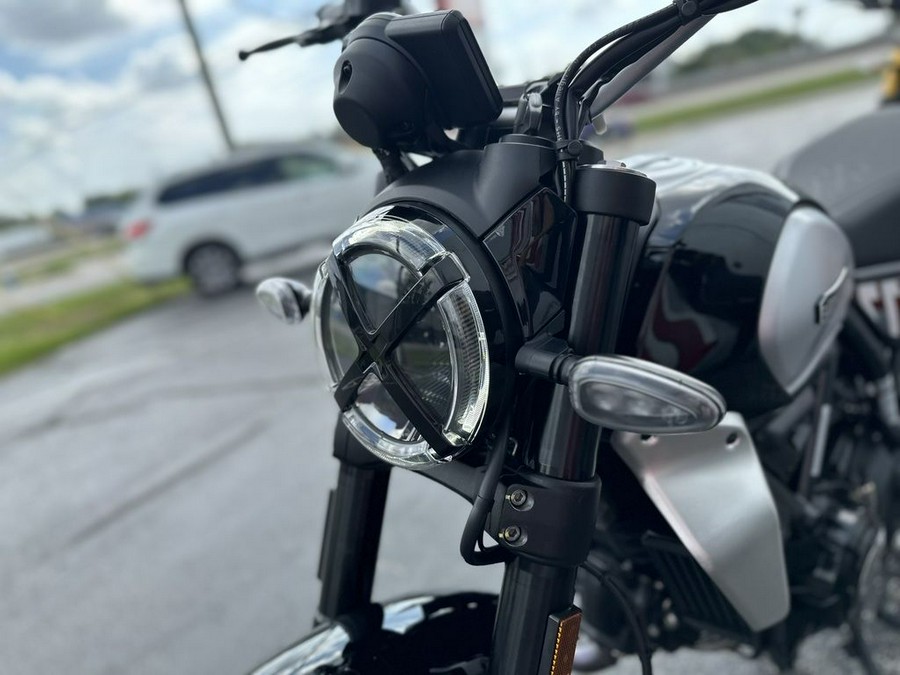 2025 Ducati Scrambler Icon Thrilling Black - 004733