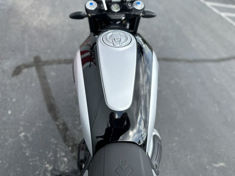 2025 Ducati Scrambler Icon Thrilling Black - 004733