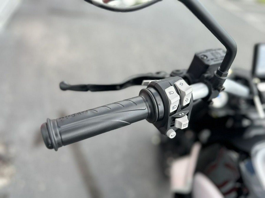2025 Ducati Scrambler Icon Thrilling Black - 004733