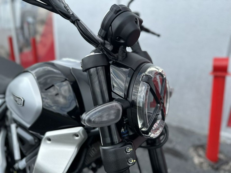 2025 Ducati Scrambler Icon Thrilling Black - 004733