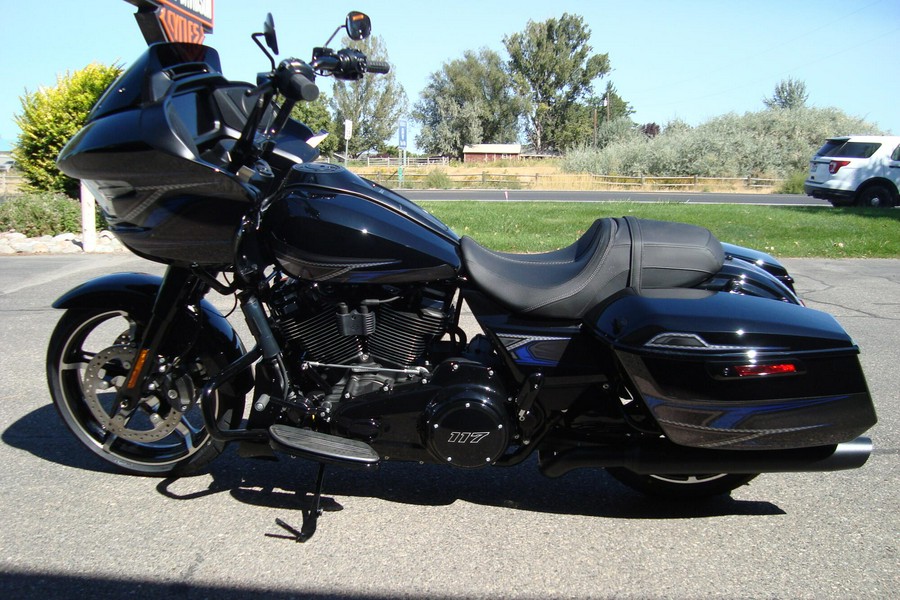 2026 Harley-Davidson® Road Glide® Vivid Black Black Trim