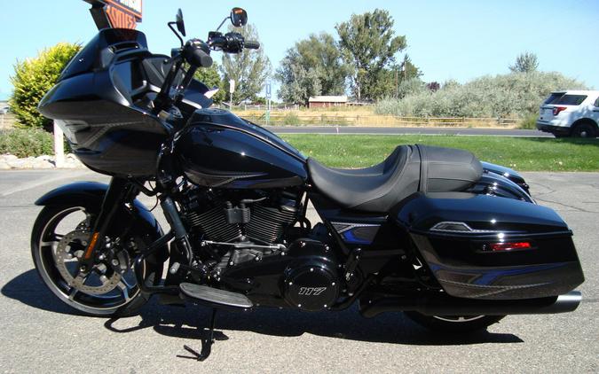 2026 Harley-Davidson® Road Glide® Vivid Black Black Trim