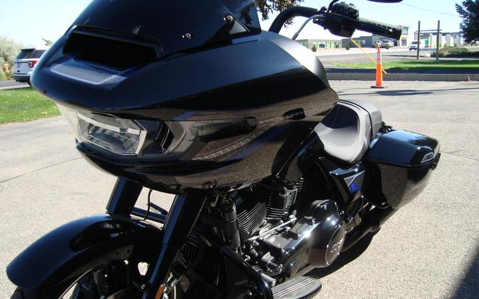 2026 Harley-Davidson® Road Glide® Vivid Black Black Trim