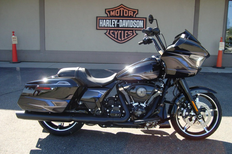 2026 Harley-Davidson® Road Glide® Vivid Black Black Trim