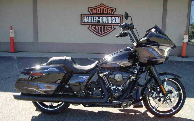 2026 Harley-Davidson® Road Glide® Vivid Black Black Trim