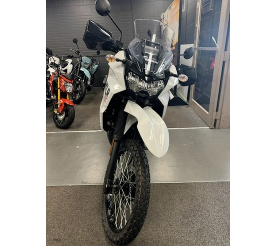2025 Kawasaki KLR650 Pearl Crystal White/Metallic Carbon Gray