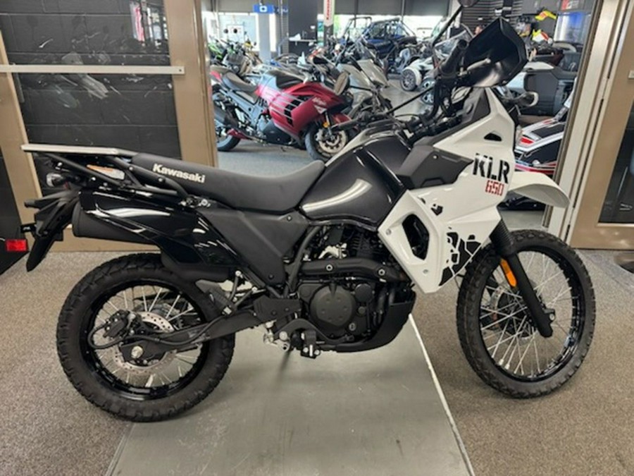2025 Kawasaki KLR650 Pearl Crystal White/Metallic Carbon Gray